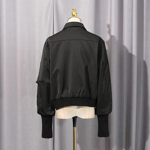 เสื้อแจ็คเก็ตพัฟเฟอร์ฤดูหนาวสำหรับผู้หญิง แบบลำลอง คอตั้ง ตกแต่งด้วยโลหะ - Product Image 2