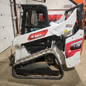 Chargeuse Bobcat T76 d'occasion durable avec des performances puissantes, idéale pour la construction, l'aménagement paysager et la manutention de matériaux - Product Image 3