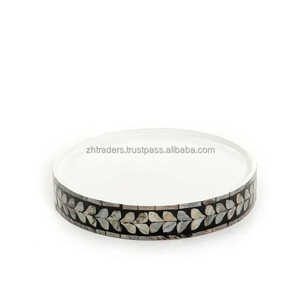 Plateau d'incrustation de nacre artisanal de luxe parfait pour le Ramadan, l'Aïd et les réceptions festives avec style - Product Image 2