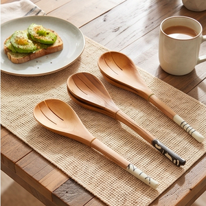 Juego de 3 cucharas de madera pura, cubiertos con acabado de alta calidad, elegantes, de mango largo, perfectos para la mesa de cocina, el hogar o restaurantes. - Product Image 1