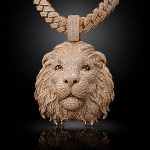 Colgante de Cabeza de León en Plata de Ley Oro Rosa con Piedras de Moissanita y Engaste Micro Pavé, Amuleto de Lujo con Temática Animal para Hombre, de Moda - Product Image 2