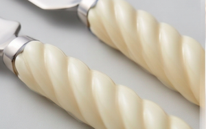 Juego de cuchillos para queso de acero inoxidable moderno con mango de diseño de cuerda de resina, utensilios de cocina para uso en bodas y restaurantes. - Product Image 2