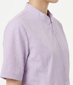 Bata de peluquería de manga corta para mujer, uniforme de esteticista y barbero, chaqueta de peluquería de cuello alto de color liso para mujer - Product Image 3