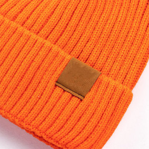 Gorro de Punto Acanalado Naranja Unisex, Gorro de Invierno de Color Sólido con Diseño de Borde Plegado, Estilo Casual para Adultos - Product Image 5