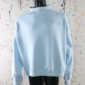 Sudadera de cuello alto color azul cielo, 100% algodón, cuello ancho, hilos finos - Product Image 1