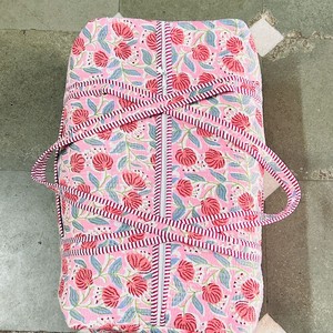 Sac de voyage matelassé en coton rose, motif floral Kantha, sac de sport à bandoulière, grande capacité, fermeture éclair - Product Image 6