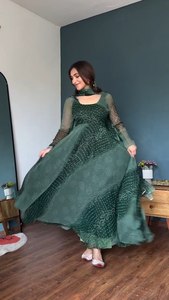 Ensemble Lehenga Choli Dupatta Pantalon en Faux Georgette Imprimé pour Femme |   Ensemble ethnique 3 pièces entièrement cousu, infroissable et extensible - Product Image 4