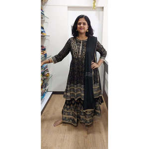 ชุดสูทสีดำ sharara กับ dupatta - Product Image 1