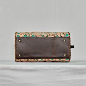 Sac de voyage de luxe en cuir véritable, orné de motifs floraux, fait main, avec fermeture éclair, design durable, couleur turquoise et beige - Product Image 3