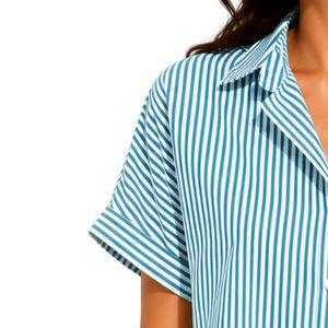 Camisa corta a rayas azul verdoso y blanco personalizada para mujer, blusa informal de verano con botones y logotipo bordado personalizado, OEM - Product Image 3