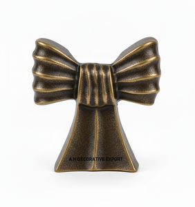 Escultura Metálica Vintage con Forma de Lazo en Acabado Negro Mate |   Elegante Decoración de Mesa con Cintas para Salas de Estar Modernas y Estantes de Oficina - Product Image 2