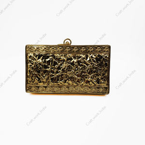 Pochette de soirée ovale artisanale indienne en laiton et nacre, sac de luxe en coquille de MOP pour mariage et fête - Product Image 4