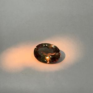 Pierre précieuse diopside naturelle taille ovale, changeant de couleur vert à orange, 6,59 carats, certifiée IGI, origine turque, pour la fabrication de bijoux - Product Image 4