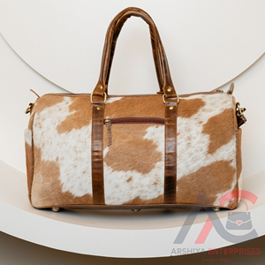 Travel Cowhide Haironกระเป๋าเดินทางกระเป๋าVINTAGEค้างคืนหนังDuffleตั้งแคมป์เดินป่ากระเป๋าHandmadeกระเป๋าวีคเอนด์สําหรับผู้ชายและผู้หญิง - Product Image 5