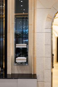 Panneaux muraux en PVC marbré géométrique moderne 1220*2440mm avec fonctions imperméables et ignifuges pour la décoration intérieure de salle de bain - Product Image 3