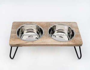 ที่ให้อาหารสุนัขแบบสองชั้นทำจากสแตนเลสมีขาเหล็กและแผ่นไม้ด้านบนสำหรับให้อาหารสัตว์เลี้ยงและแมว - Product Image 1
