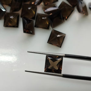 ควอตซ์สโมคกี้ธรรมชาติ 9 มม. ทรงสี่เหลี่ยมเจ้าหญิงคัท คุณภาพดีที่สุด พลอยเม็ดเดี่ยวสำหรับทำเครื่องประดับและสร้อยคอ - Product Image 1