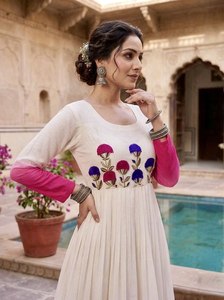Elegante Vestido Anarkali de Organza Bordado con Estampado Floral, Corte en A, Largo hasta el Suelo, Manga Larga, Cintura Imperio, para Fiestas - Product Image 6