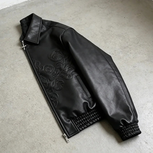 Chaqueta de Cuero PU con Estampado Personalizado OEM de Alta Calidad, Chaqueta de Motociclista con Cierre y Estampado en Relieve para Hombre - Product Image 2