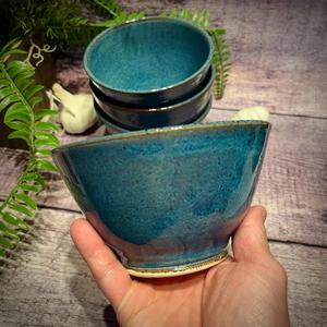 Bol à soupe en céramique chic, finition émaillée bleu océan, profil rond haut, résistant aux éclats, qualité alimentaire, pour une ambiance gastronomique raffinée - Product Image 2