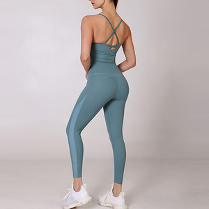 ชุดโยคะวิ่งสำหรับผู้หญิงแบบ 2 ชิ้น ชุดลำลองผ้าแคนวาส ระบายอากาศ แห้งเร็ว เหมาะสำหรับออกกำลังกาย ฟิตเนส กางเกงขาสั้นและเสื้อชั้นในแบบเข้ารูป - Product Image 3