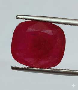 พลอยรูบี้คอรันดัมจากโมซัมบิก รูปทรงคุชชั่น ผ่านการอบความร้อน เป็นอัญมณีธรรมชาติสำหรับทำแหวน - Product Image 1
