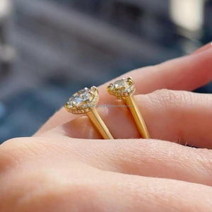 Bague de fiançailles minimaliste en argent sterling plaqué rhodium avec moissanite incolore taille ovale horizontale, pavé pointu, cadeau d'anniversaire - Product Image 3