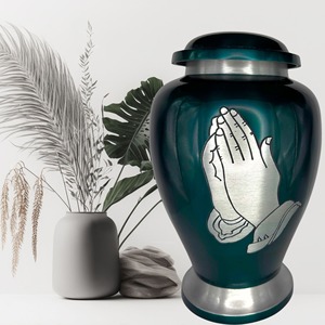 Urne funéraire blanche de style américain pour cendres d'adultes avec motif mains en prière gravées, capacité de 200 pouces cubes, usage commémoratif - Product Image 2