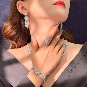 Collier de luxe à 2 couches pour femmes, avec pendentif goutte d'eau en moissanite blanche et ensemble de bijoux en argent, élégant pour mariage et mariée - Product Image 2