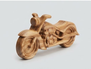 Sculpture de moto en bois faite à la main, art figuratif sculpté, décoration de table, style rustique, décoration de salon - Product Image 1