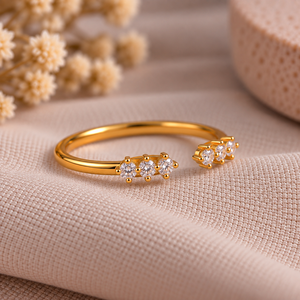 Anillo Abierto de Oro Rosa con Moissanita de Corte Ovalado Engastada en Puntas, Ajustable, Minimalista, para Mujer - Product Image 3