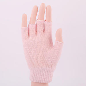 ถุงมือออกกำลังกายสำหรับมืออาชีพ ดีไซน์ทันสมัย สีพื้น ลายจุด กันลื่น สำหรับพิลาทิส โยคะ แบบครึ่งนิ้ว คุณสมบัติกันลื่น - Product Image 2