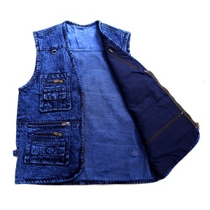 Gilet en jean bleu clair pour homme, style décontracté printemps/été, sans manches, vintage, avec doubles poches - Product Image 4