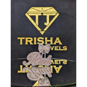 Colgante exclusivo personalizado con el nombre "RICH", diamante VVS cultivado en laboratorio, plata de ley 925, diseño de lazo, estilo Iced Out, por Trisha Jewels - Product Image 1