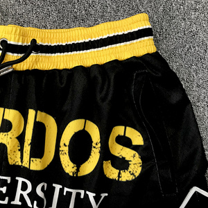 Shorts de sport unisexe Weirdos University noir et jaune, taille élastique, imprimé, respirant, en polyester, coupe régulière pour adulte - Product Image 6