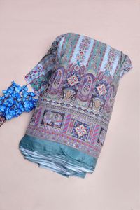 Tela de crepé natural color lavanda empolvado con estampado floral a rayas y borde ornamental para material de vestido Kurti, ropa étnica. - Product Image 5
