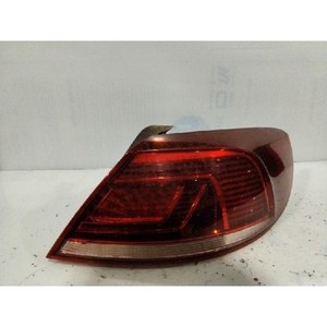 Feu arrière extérieur droit d'occasion OEM 3C8945208AD - Product Image 1