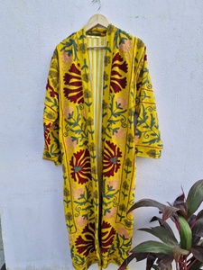 Abrigo Largo de Terciopelo Suzani, Bordado a Mano con Diseño Floral, Prenda de Invierno de Lujo para Mujer, Reversible, con Capucha, Ecológico y Transpirable - Product Image 1