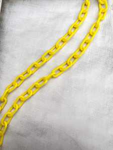 Handmade Acrylic Resin Chain Link Decor with Durable Lightweight Resin Construction and <b>Hand</b> Painted Artistic Finish Suitable - Product Image 4