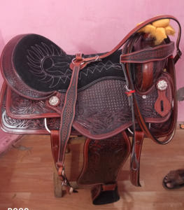 Selle de cheval sculptée à la main en cuir véritable de qualité supérieure Western Pleasure Trail Riding Antique disponible dans les prix de gros - Product Image 3