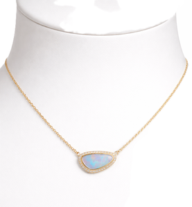 Collier Pendentif Halo en Opale, Or Jaune Massif 14K 18K, Pendentif Pierre de Naissance, Collier Minimaliste Élégant pour Anniversaire - Product Image 4