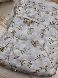 Tissu en dentelle brodée perlée avec sequins et perles pour la mode africaine, vêtements, sourcing, export, commerce, acheteur - Product Image 2