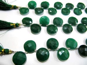 Perles rondes en pierre verte facettées de 15 mm, vendues par brin de 8 pouces de long - Product Image 2