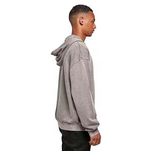 เสื้อฮู้ดดี้ผู้ชายสีเทาฟอกกรด ผ้าฝ้ายฟลีซ 100% สไตล์สตรีทแวร์ ซีดจางแบบซันเฟด เย็บสองชั้น ขาดแบบดีไซน์พิเศษ หนัก 300 กรัม - Product Image 6