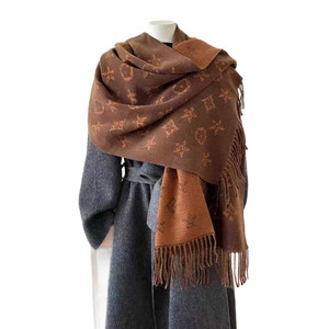 Châle long en polyester tricoté double face, style coréen, toucher cachemire et soie, toutes saisons, chaud, respirant et doux pour la peau, pour femme - Product Image 1