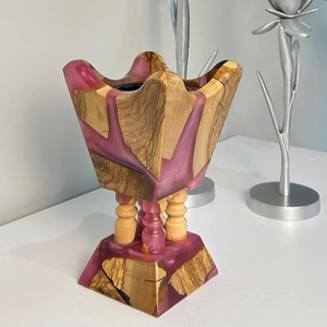 Quemador de Resina Mubkhar con Impresionantes Incrustaciones Azul Cielo Fusionadas con Copa de Metal Negro y Detalles de Madera Natural para Uso con Fragancias - Product Image 4