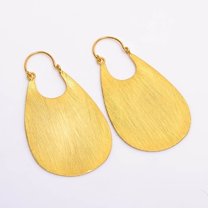 Boucles d'oreilles plaquées or de haute qualité. Bijoux de boucles d'oreilles plaquées or 2 microns, grossiste de bijoux en laiton antique, fournisseur de bijoux fins - Product Image 1