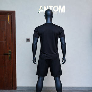 ชุดเสื้อยืดและกางเกงขาสั้นแฟชั่นผู้ชายสุดเท่ห์ ชุดลำลองทันสมัย ผู้ผลิตมืออาชีพ รับผลิตแบบ ODM และ MOQ - Product Image 3