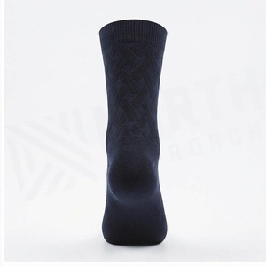Chaussettes ras du cou bleu marine unies en tricot respirant pour adultes – Idéales pour l'automne et le quotidien - Product Image 2