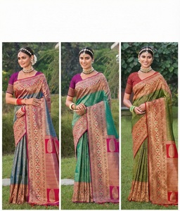 Sari en soie Katan Banarasi de qualité supérieure, avec tissage Zari et pallu contrastant, idéal pour les fêtes. - Product Image 2